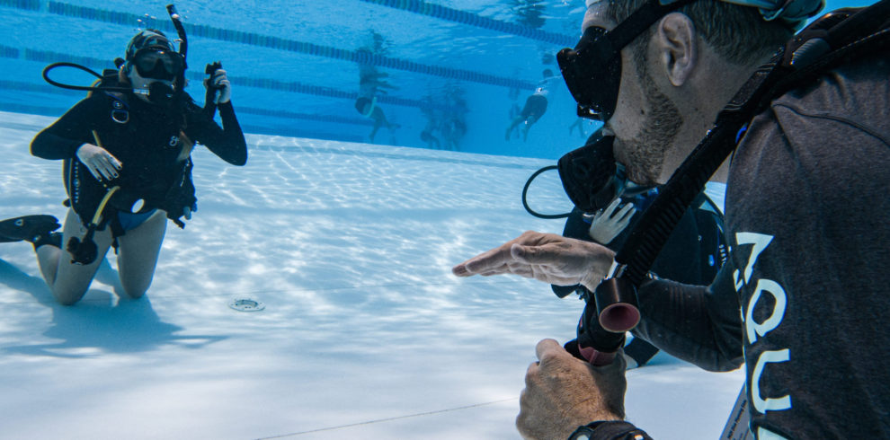 courses classes instructor open water ocean pool students certification scuba diver scuba dive aquatics international